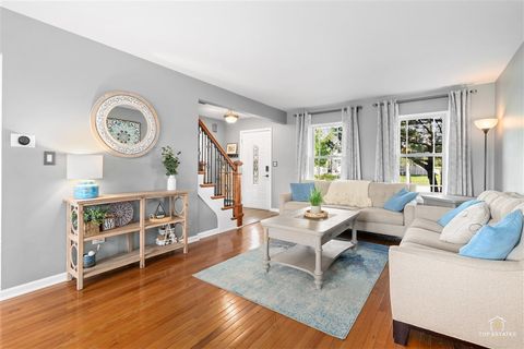 Tiny photo for 309 N Southport Road, Mundelein, IL 60060 (MLS # 12629850)