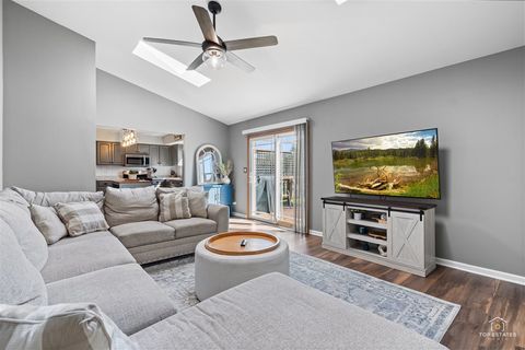 Tiny photo for 309 N Southport Road, Mundelein, IL 60060 (MLS # 12629850)