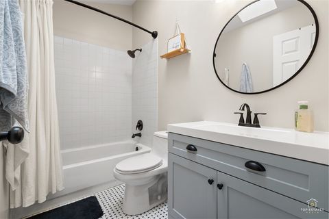 Tiny photo for 309 N Southport Road, Mundelein, IL 60060 (MLS # 12629850)