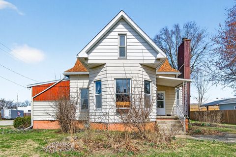 Photo of 906 Peoria Street, Lincoln, IL 62656 (MLS # 12556071)