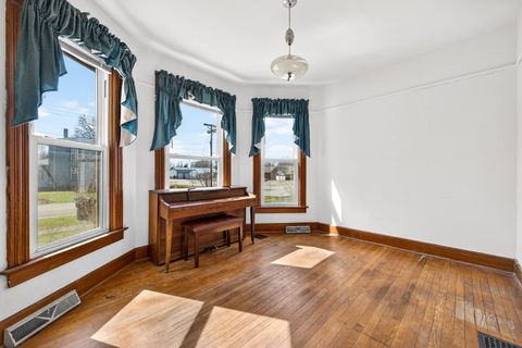 Tiny photo for 906 Peoria Street, Lincoln, IL 62656 (MLS # 12556071)