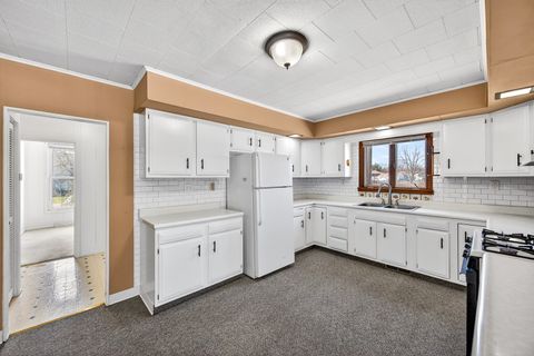 Tiny photo for 906 Peoria Street, Lincoln, IL 62656 (MLS # 12556071)