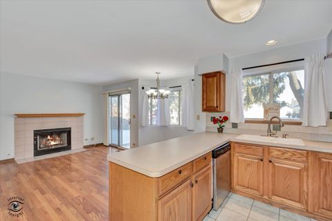 Tiny photo for Carol Stream, IL 60188 (MLS # 12554361)