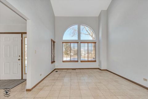 Tiny photo for Carol Stream, IL 60188 (MLS # 12554361)