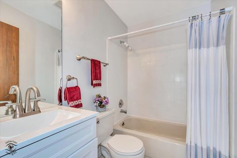 Tiny photo for Carol Stream, IL 60188 (MLS # 12554361)