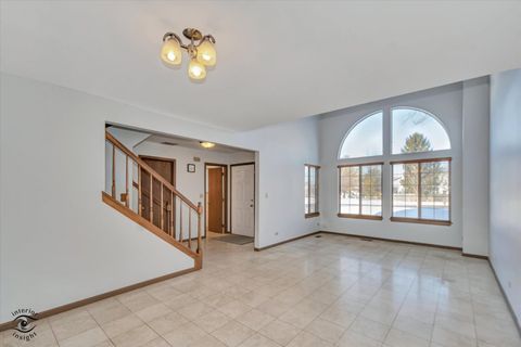 Tiny photo for Carol Stream, IL 60188 (MLS # 12554361)