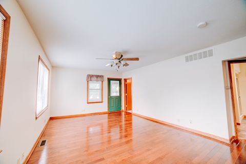 Tiny photo for 538 E Mulberry Street, Watseka, IL 60970 (MLS # 12388223)
