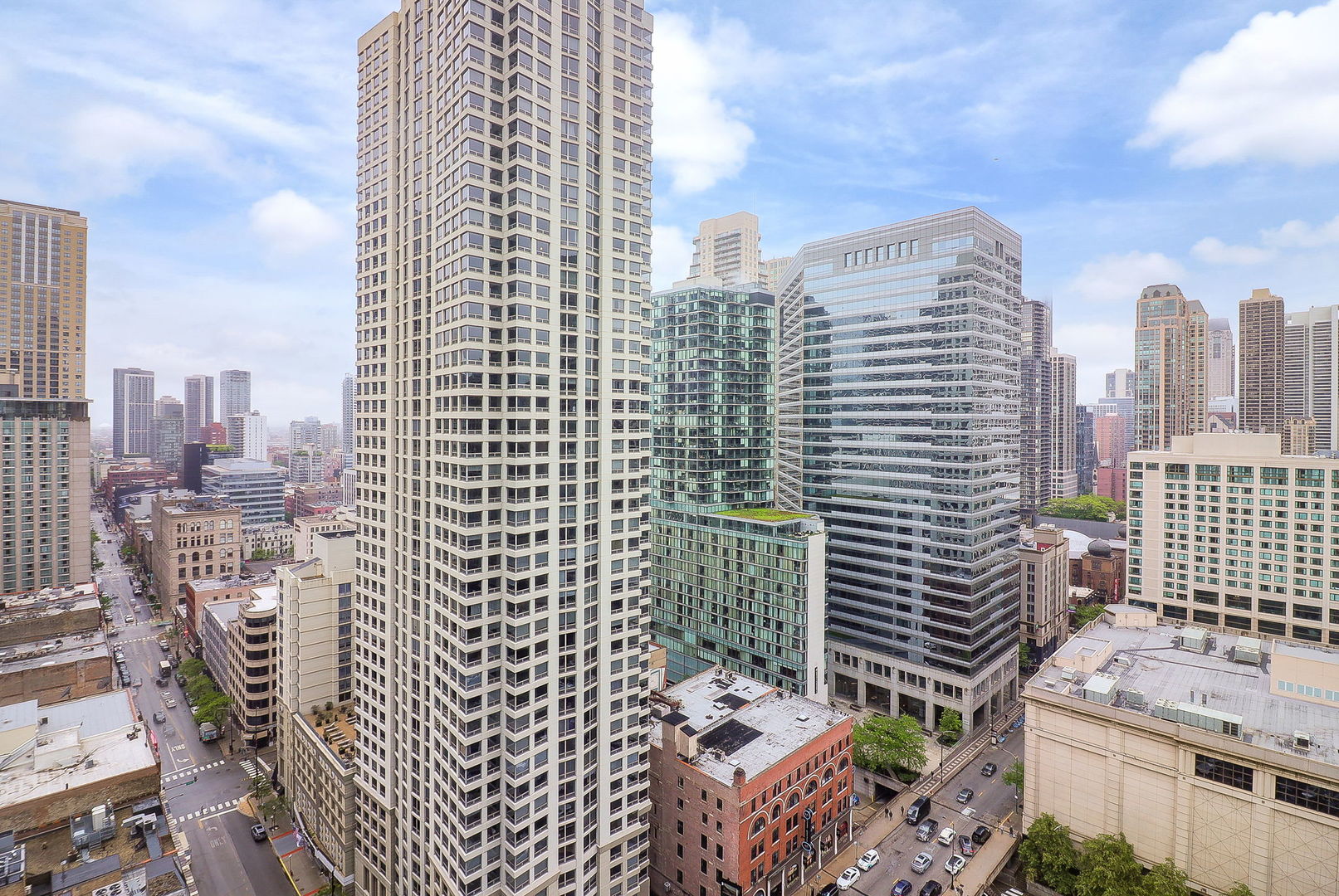 405 N Wabash Avenue 2204