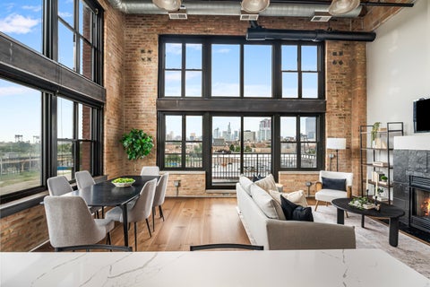 Tiny photo for 50 E 26th Street #421, Chicago, IL 60616 (MLS # 12745472)