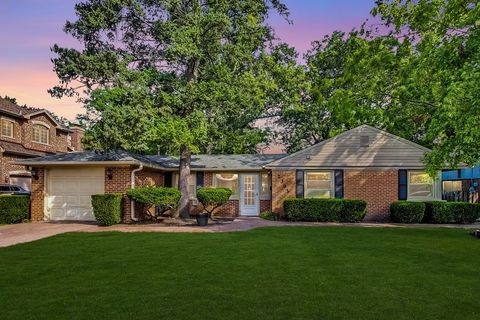 A home in Park Ridge