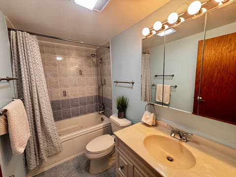 Tiny photo for 540 Biesterfield Road #303, Elk Grove Village, IL 60007 (MLS # 12714037)