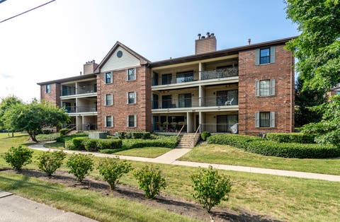 Tiny photo for 641 Hapsfield Lane #201, Buffalo Grove, IL 60089 (MLS # 12713341)