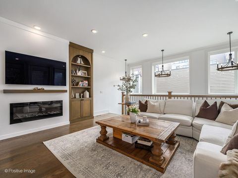 Tiny photo for 1911 W Wolfram Street, Chicago, IL 60657 (MLS # 12630955)