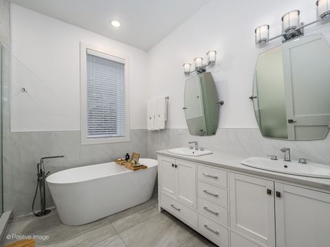 Tiny photo for 1911 W Wolfram Street, Chicago, IL 60657 (MLS # 12630955)