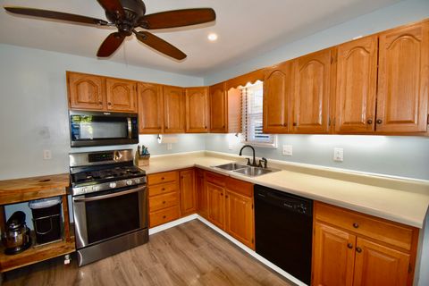Tiny photo for 810 Tomahawk Court, Heyworth, IL 61745 (MLS # 12484997)