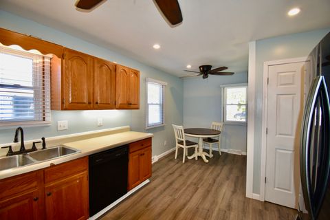 Tiny photo for 810 Tomahawk Court, Heyworth, IL 61745 (MLS # 12484997)