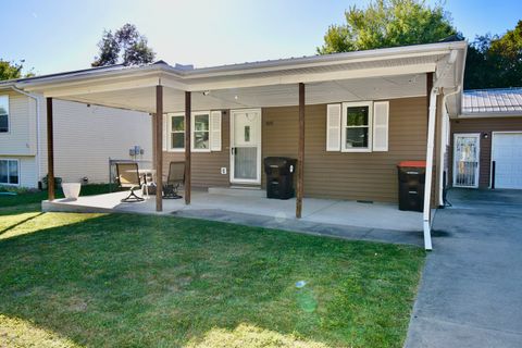 Tiny photo for 810 Tomahawk Court, Heyworth, IL 61745 (MLS # 12484997)