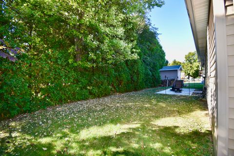 Tiny photo for 810 Tomahawk Court, Heyworth, IL 61745 (MLS # 12484997)