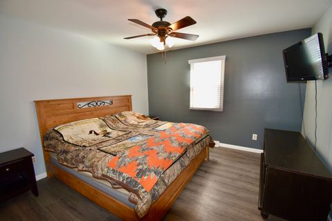 Tiny photo for 810 Tomahawk Court, Heyworth, IL 61745 (MLS # 12484997)