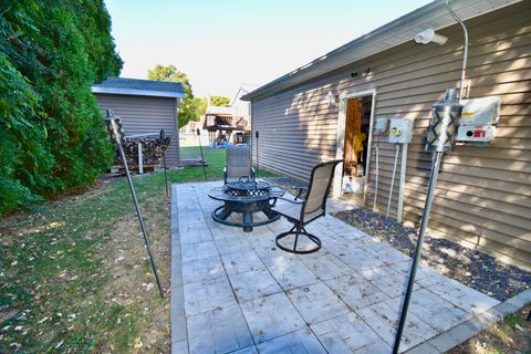 Tiny photo for 810 Tomahawk Court, Heyworth, IL 61745 (MLS # 12484997)