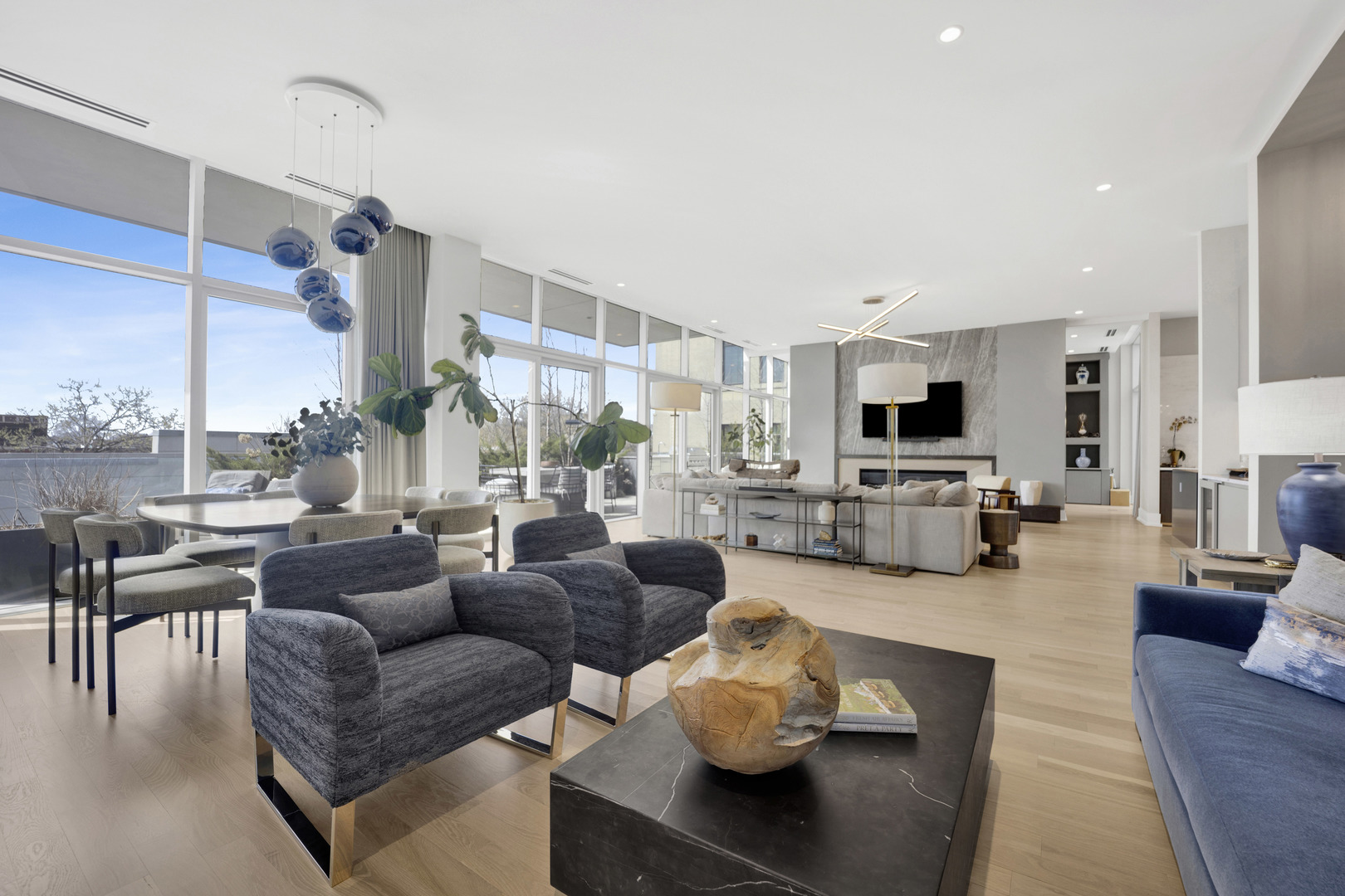 2035 N Orleans Street 4W