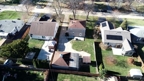 Tiny photo for 1016 Kingsway Avenue, Rockford, IL 61108 (MLS # 12523698)