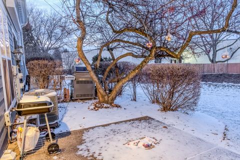 Tiny photo for 142 Kennebunk Court, Glendale Heights, IL 60139 (MLS # 12546906)