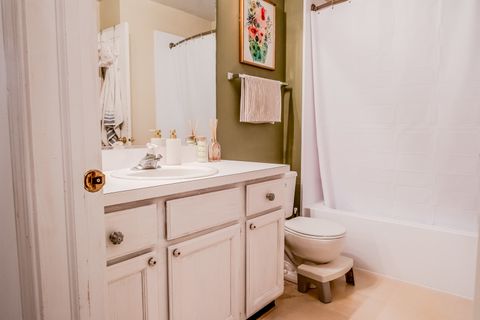 Tiny photo for 142 Kennebunk Court, Glendale Heights, IL 60139 (MLS # 12546906)