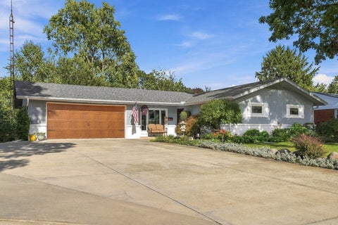 Photo of 208 Mecherle Drive, Bloomington, IL 61701 (MLS # 12773828)