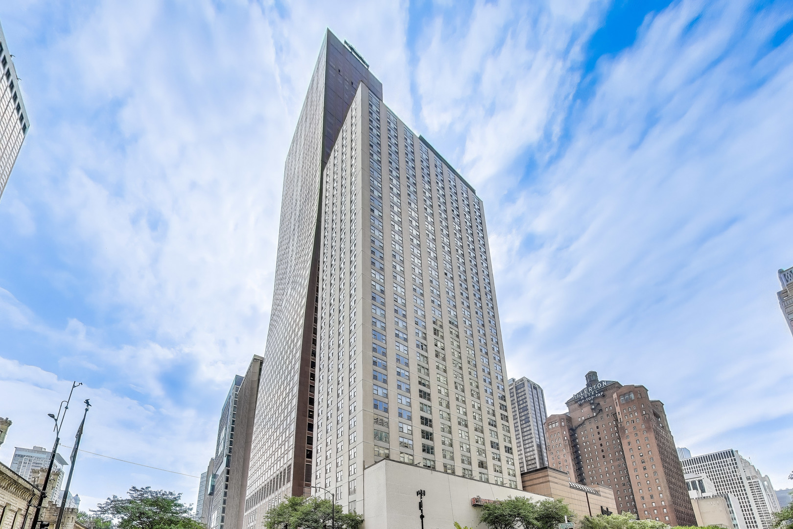 777 N Michigan Avenue 1707