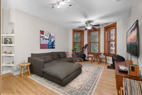 Tiny photo for 550 W Surf Street #302, Chicago, IL 60657 (MLS # 12732721)