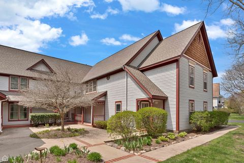 887 Victoria Drive 887 Woodstock IL 60098