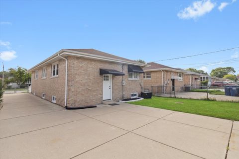 Tiny photo for 8804 S Fairfield Avenue, Evergreen Park, IL 60805 (MLS # 12591270)