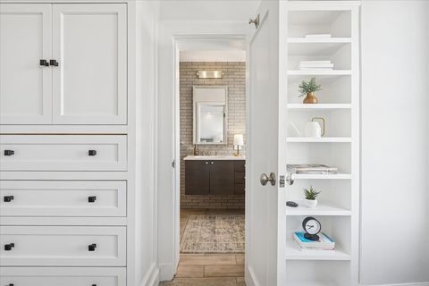 Tiny photo for 3530 N Lake Shore Drive #11B, Chicago, IL 60657 (MLS # 12595687)