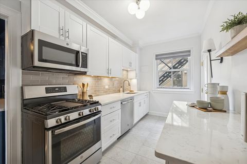 Tiny photo for 3530 N Lake Shore Drive #11B, Chicago, IL 60657 (MLS # 12595687)
