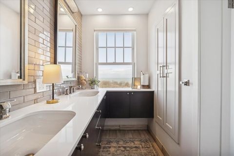 Tiny photo for 3530 N Lake Shore Drive #11B, Chicago, IL 60657 (MLS # 12595687)