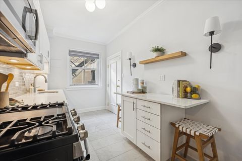 Tiny photo for 3530 N Lake Shore Drive #11B, Chicago, IL 60657 (MLS # 12595687)