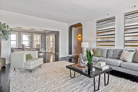 Tiny photo for 3530 N Lake Shore Drive #11B, Chicago, IL 60657 (MLS # 12595687)