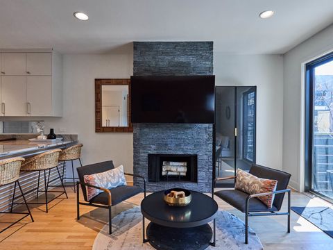 Tiny photo for 1732 N WINCHESTER Avenue, Chicago, IL 60622 (MLS # 12633009)