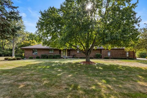 Photo of 44 Glenbrook Court, Fisher, IL 61843 (MLS # 12595922)