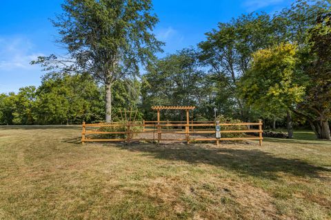 Tiny photo for 44 Glenbrook Court, Fisher, IL 61843 (MLS # 12595922)