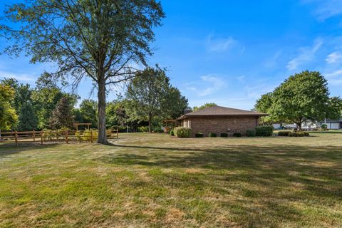 Tiny photo for 44 Glenbrook Court, Fisher, IL 61843 (MLS # 12595922)