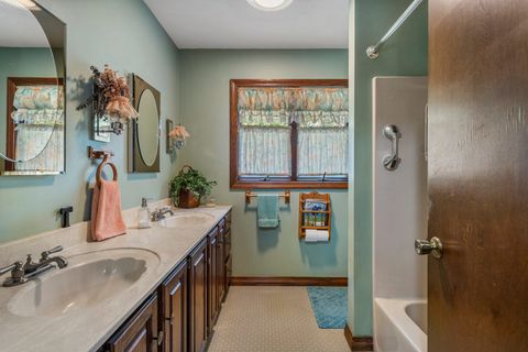 Tiny photo for 44 Glenbrook Court, Fisher, IL 61843 (MLS # 12595922)