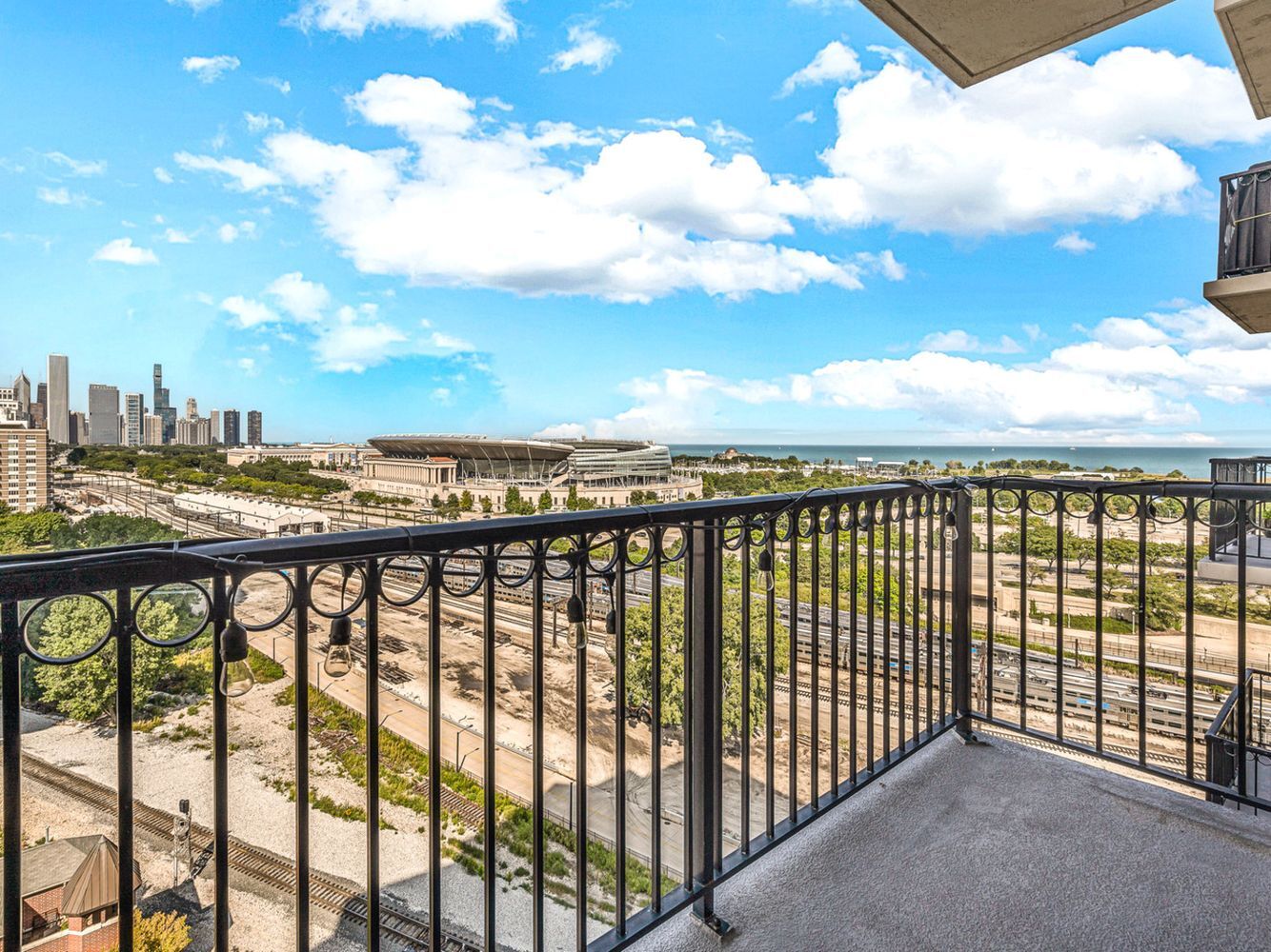 1717 S Prairie Avenue 1403