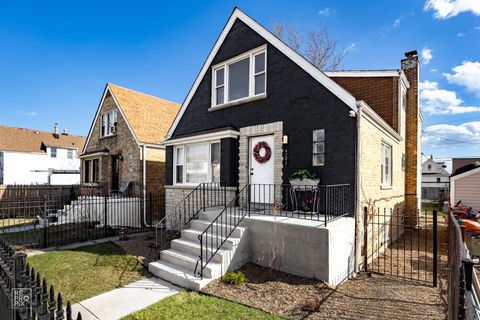 4243 W Haddon Avenue Chicago IL 60651