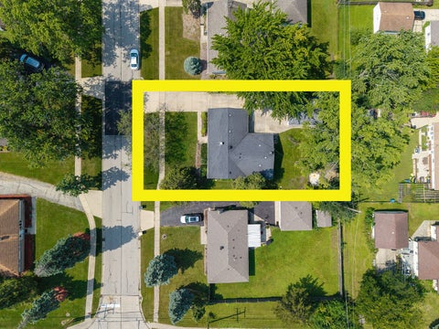 Tiny photo for 20 Maricopa Lane, Hoffman Estates, IL 60169 (MLS # 12759876)