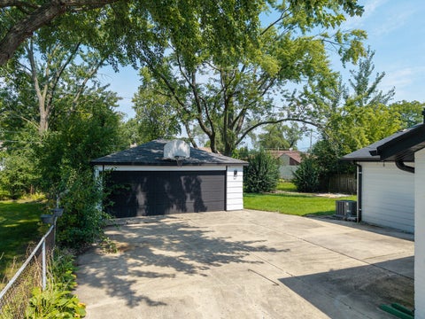 Tiny photo for 20 Maricopa Lane, Hoffman Estates, IL 60169 (MLS # 12759876)