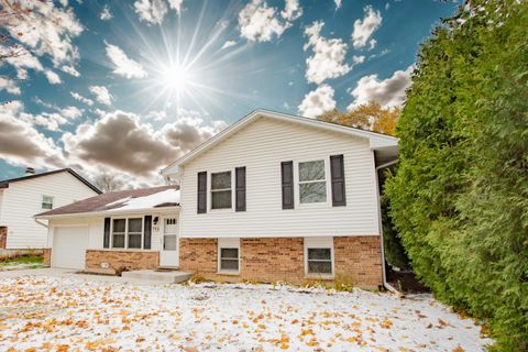 Tiny photo for 753 Patton Drive, Buffalo Grove, IL 60089 (MLS # 12515728)