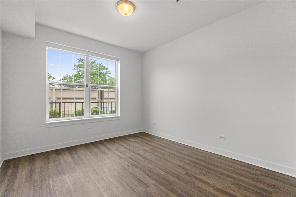 500 N Northwest Highway 309