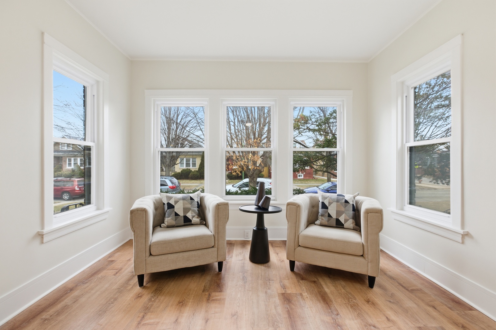 6007 W Berenice Avenue